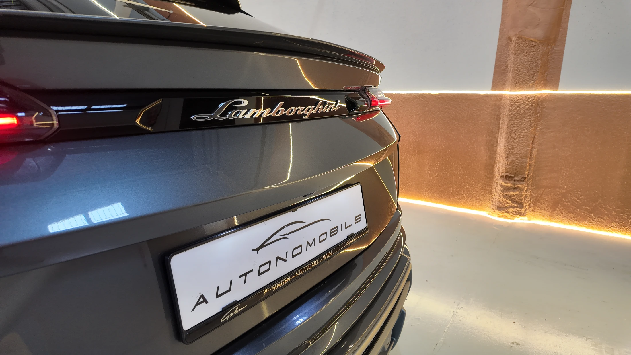 Lamborghini Urus — fotografía 14