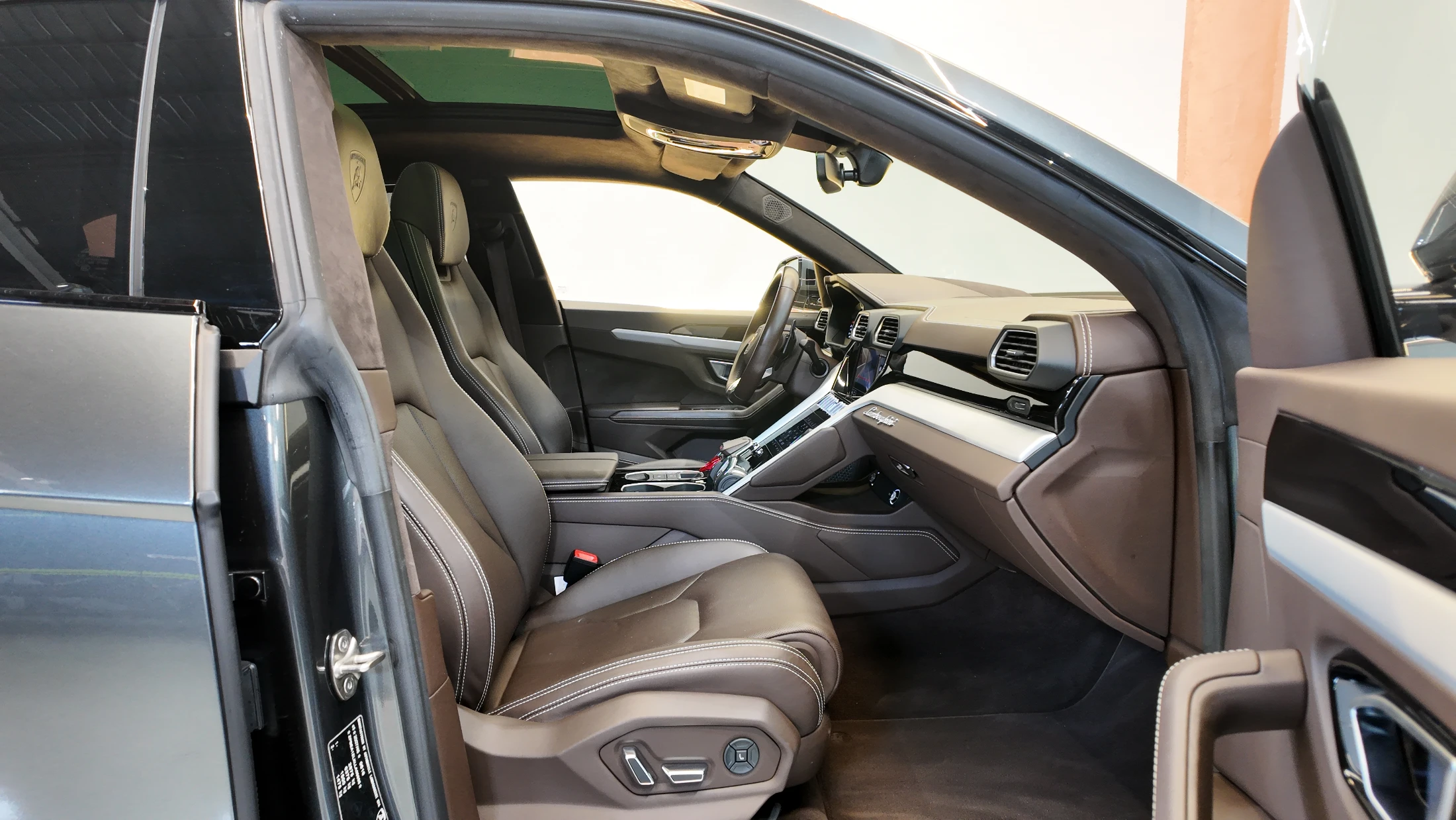 Lamborghini Urus — fotografía 33