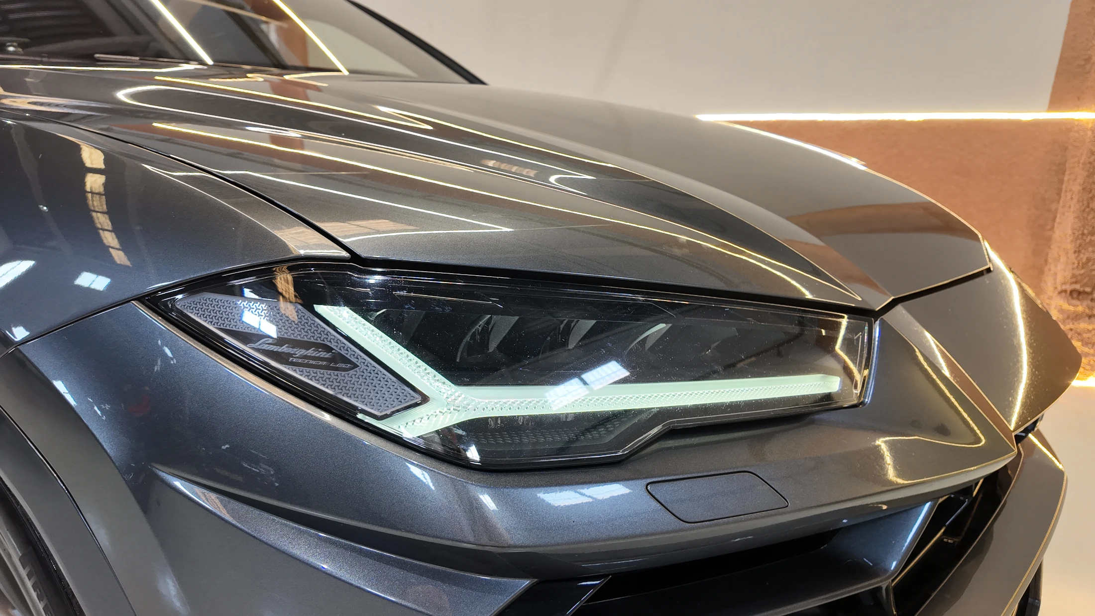 Lamborghini Urus — fotografía 9