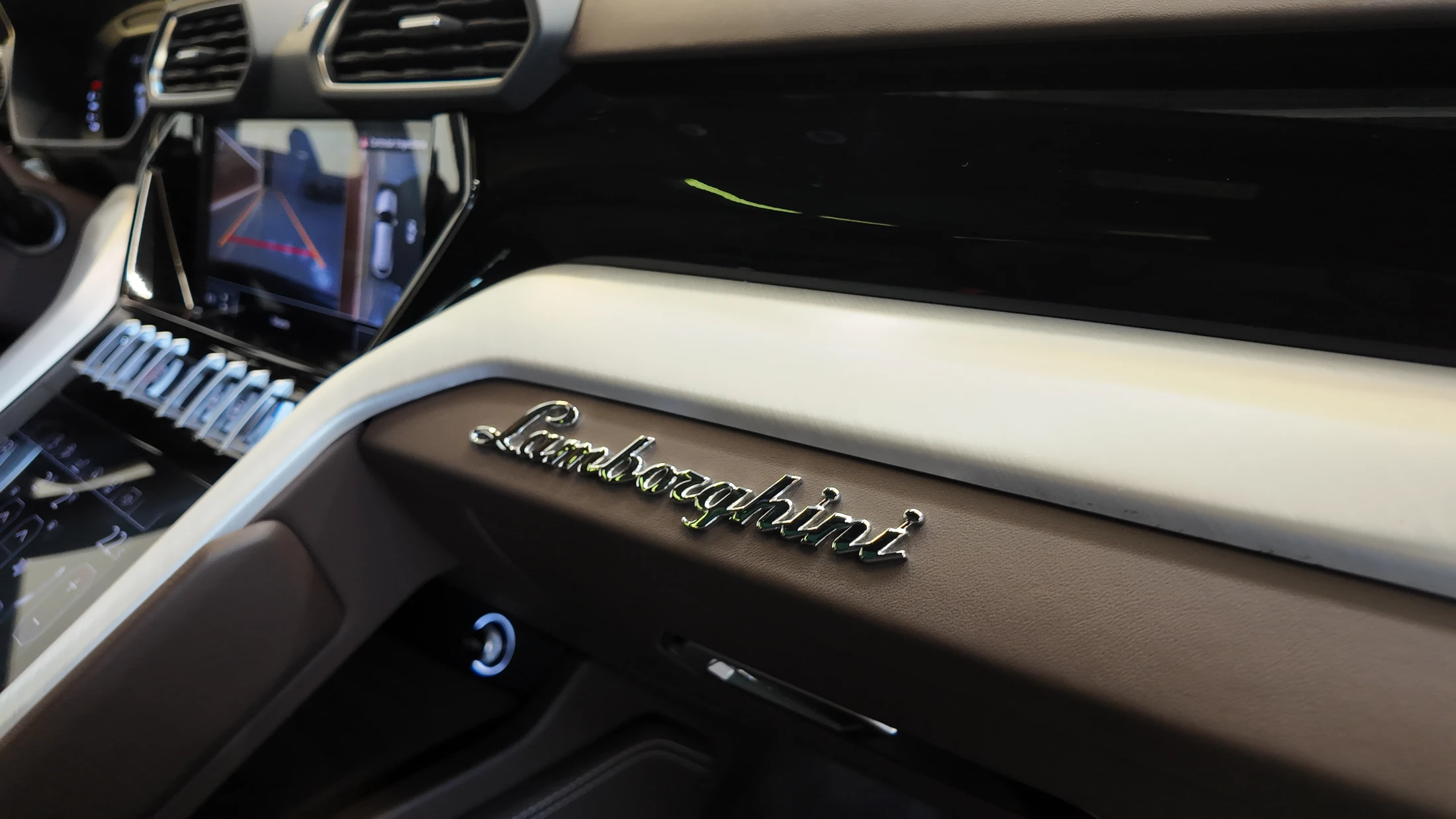 Lamborghini Urus — fotografía 50