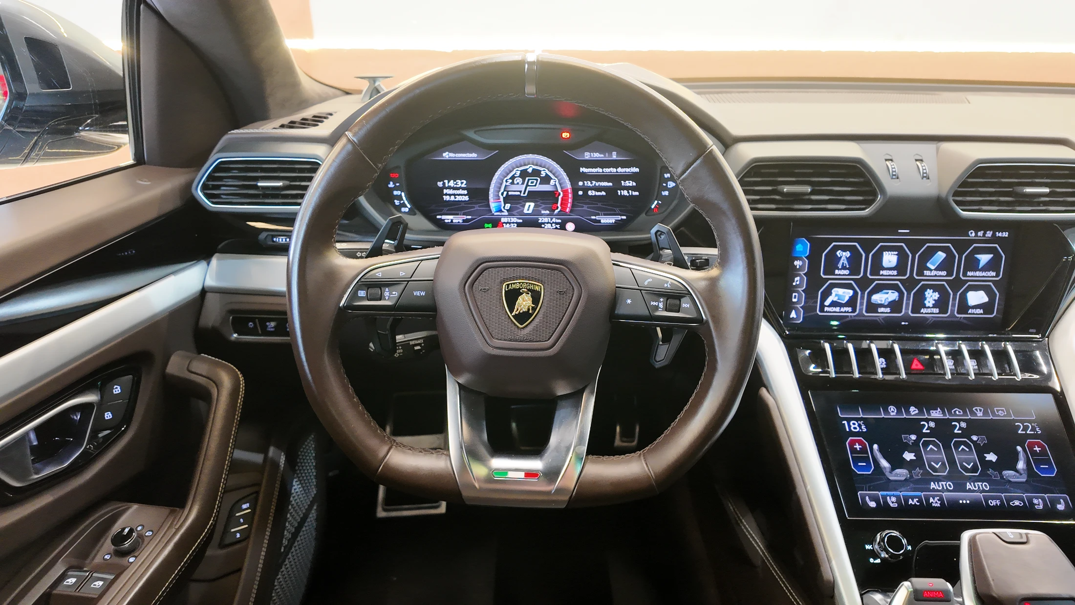 Lamborghini Urus — fotografía 40