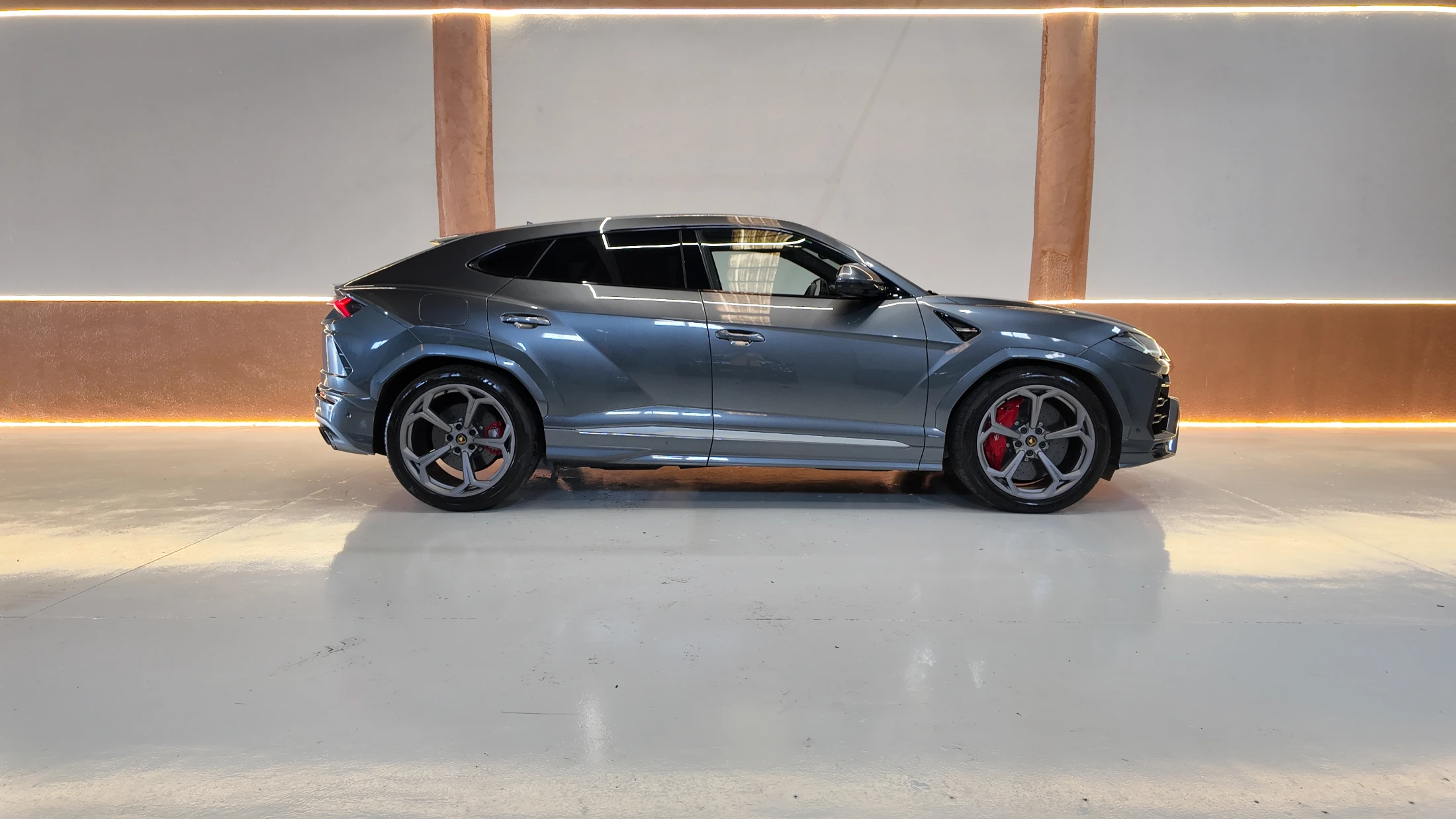 Lamborghini Urus — fotografía 2