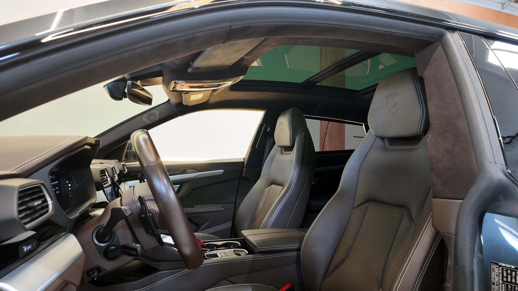 Lamborghini Urus — fotografía 21