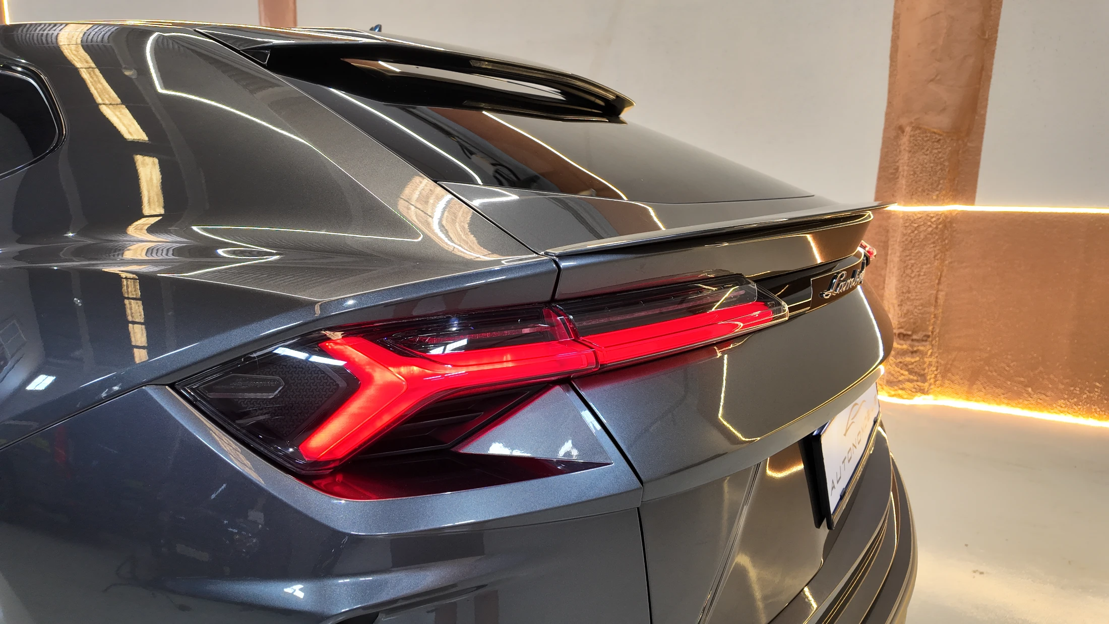Lamborghini Urus — fotografía 13